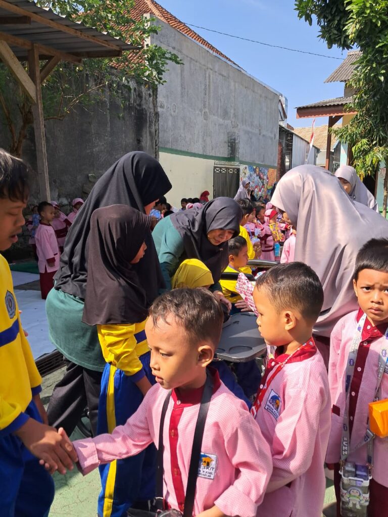 WhatsApp Image 2025-10-22 at 17.44.10